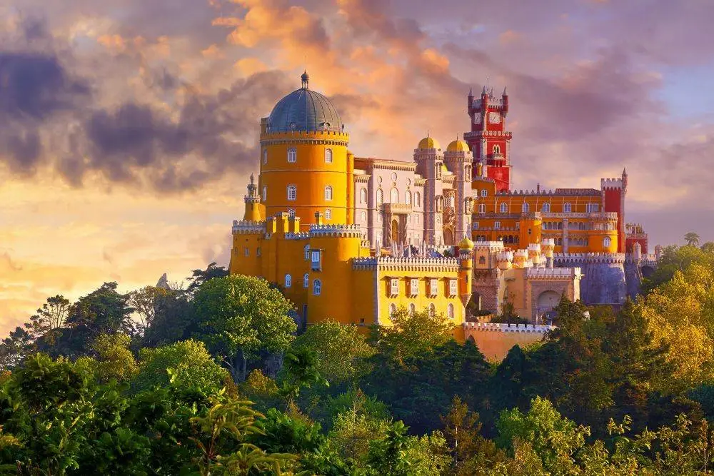 Vista del Palacio de la Pena en Sintra, Portugal